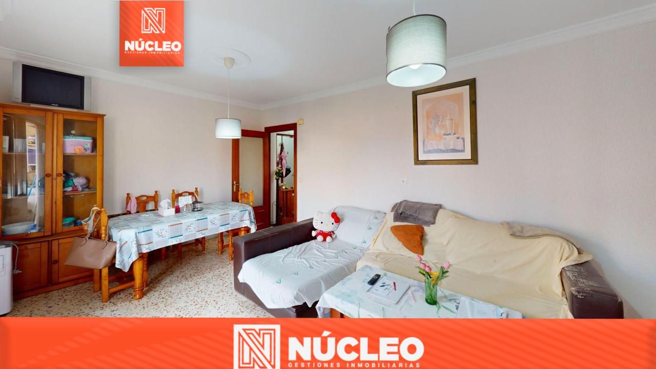 Sala d'estar de Pis en venda en  Almería Capital amb Moblat