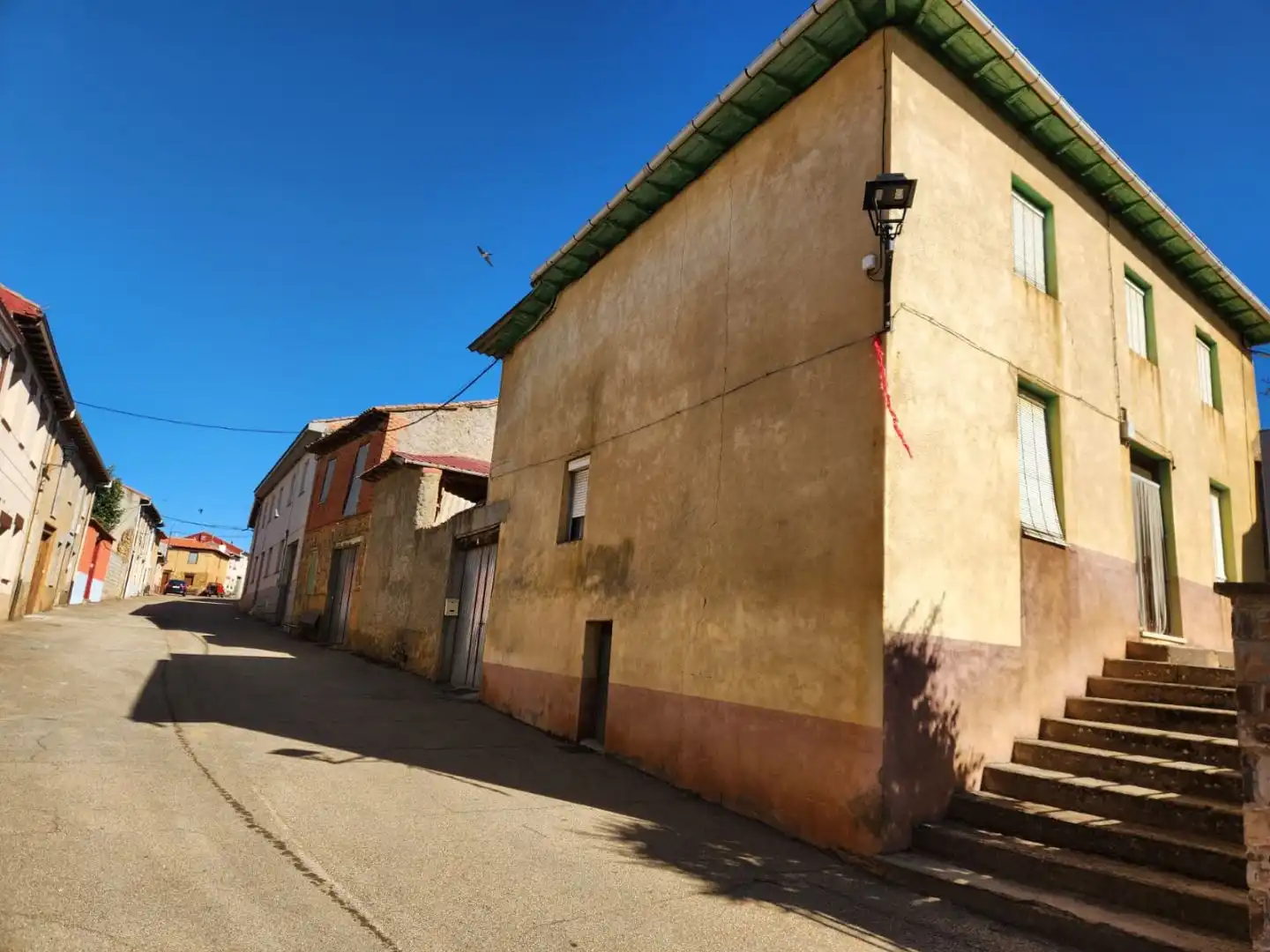 Vista exterior de Casa o xalet en venda en Ayoó de Vidriales amb Terrassa