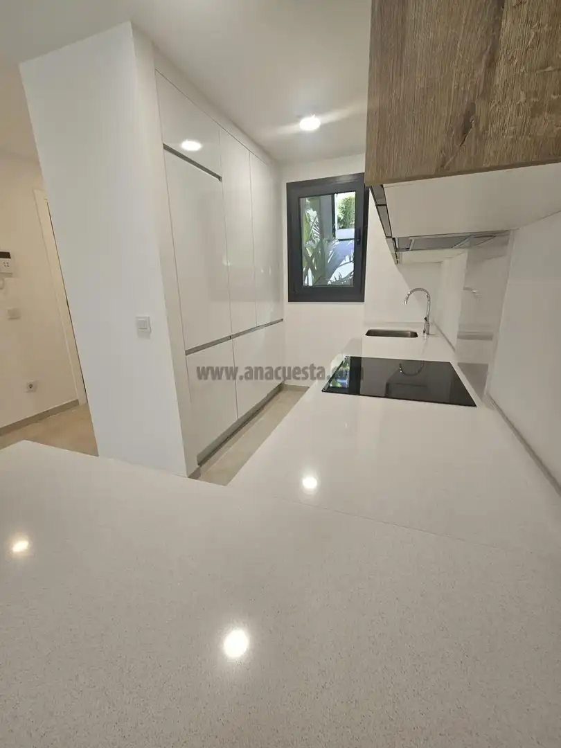 Cocina de Apartamento en venta en Estepona con Aire acondicionado, Terraza y Piscina comunitaria