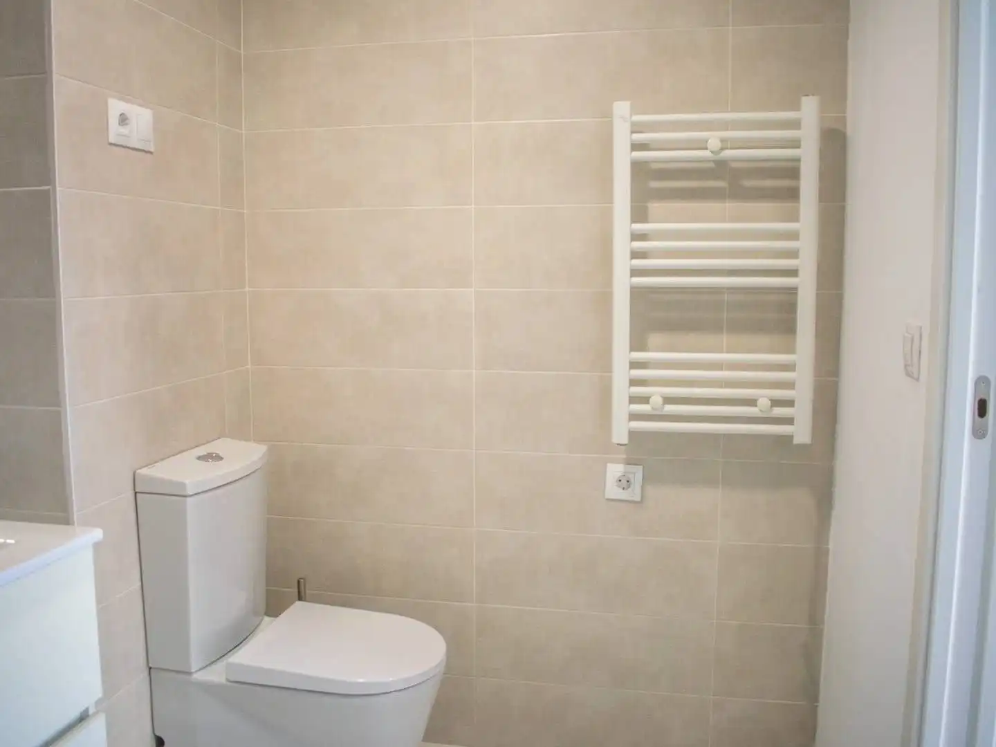 Apartamento con piscina en venta en Marisol Park - Ortembach - Los Almendros, imagen 17