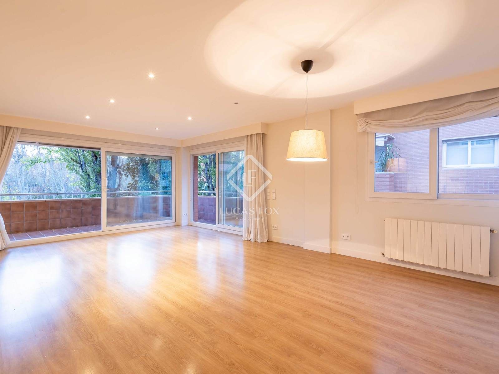 Vista exterior de Pis de lloguer en Sant Cugat del Vallès amb Calefacció, Parquet i Terrassa