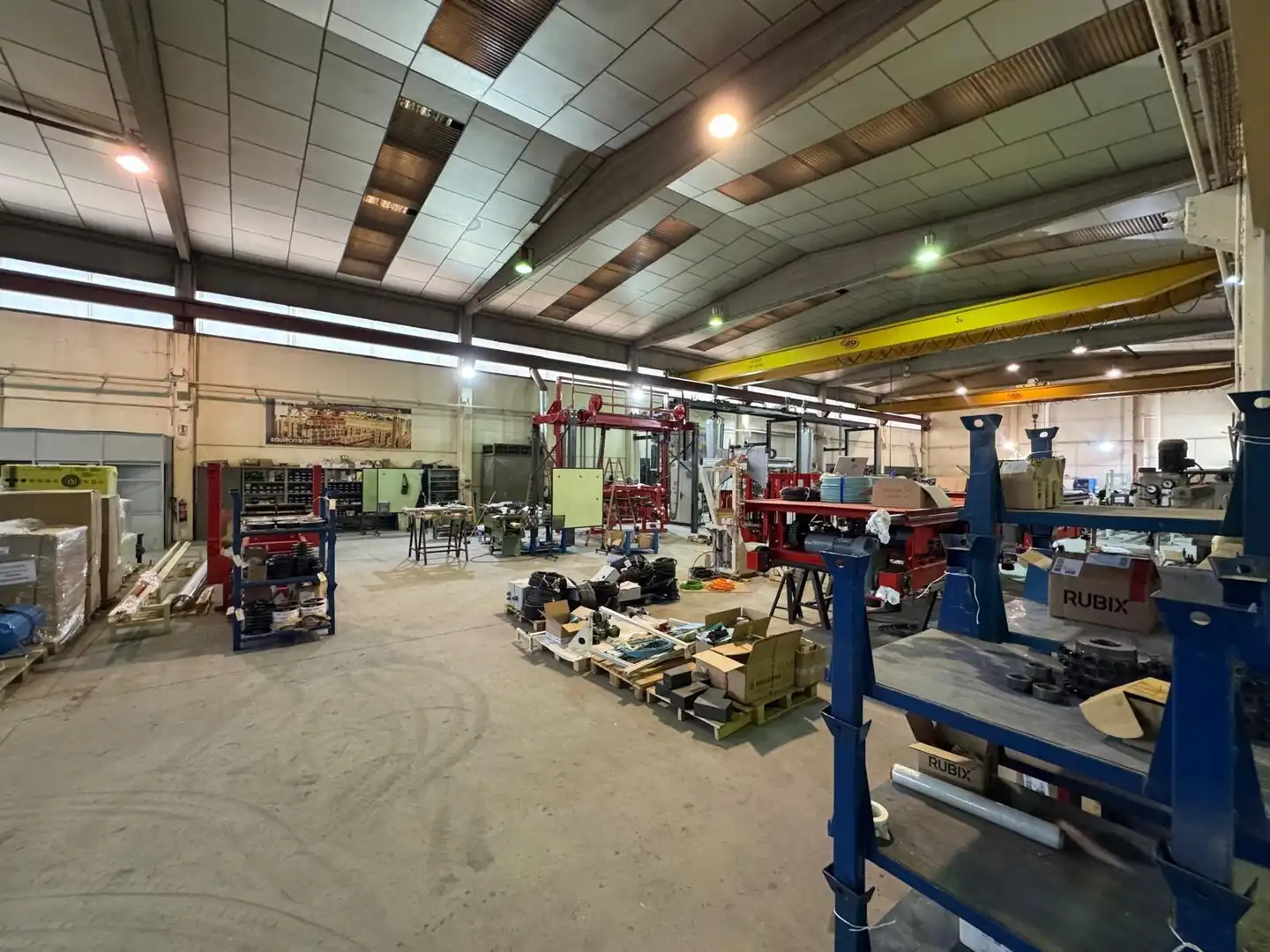 Fabrikhallen zur Miete in Igualada