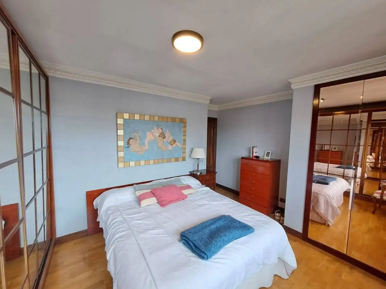 Dormitori de Pis en venda en Burgos amb Calefacció, Parquet i Terrassa