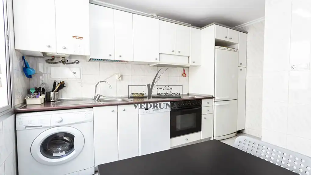 Cocina de Piso de alquiler en Zaragoza con Calefacción, Terraza y Horno