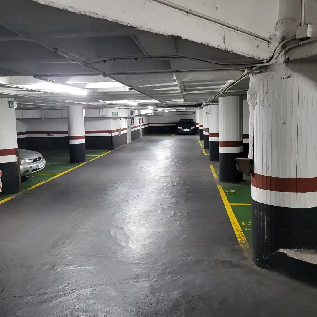 Aparcament de Oficina en venda en Bilbao  amb Calefacció