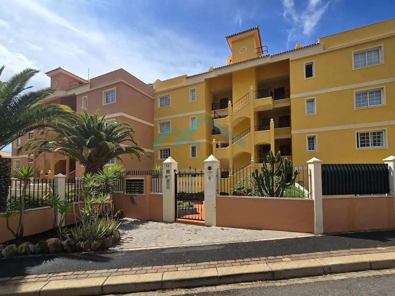 Außenansicht von Erdgeschoss zum Verkauf in Arona mit Klimaanlage, Terrasse und Möbliert