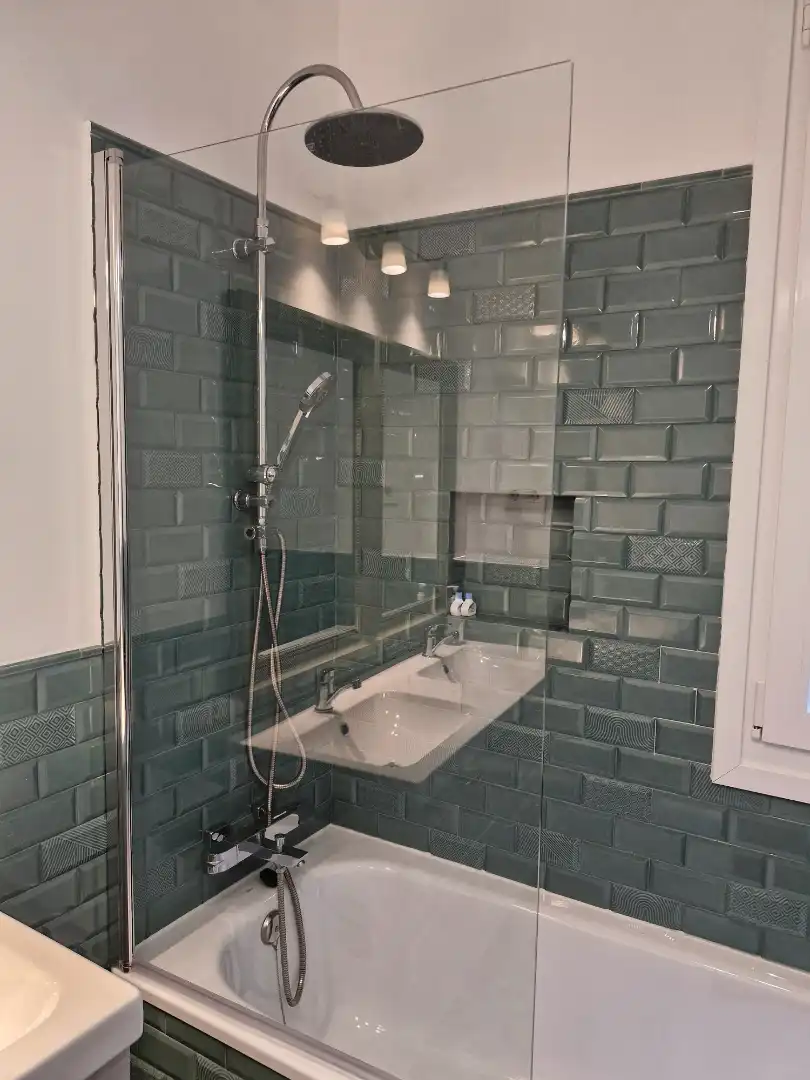 Bathroom of Flat for rent in Bilbao   with Heating, Parquet flooring and Furnished