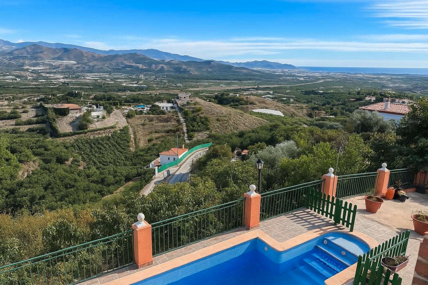 Vista exterior de Finca rústica en venda en Salobreña amb Terrassa i Piscina