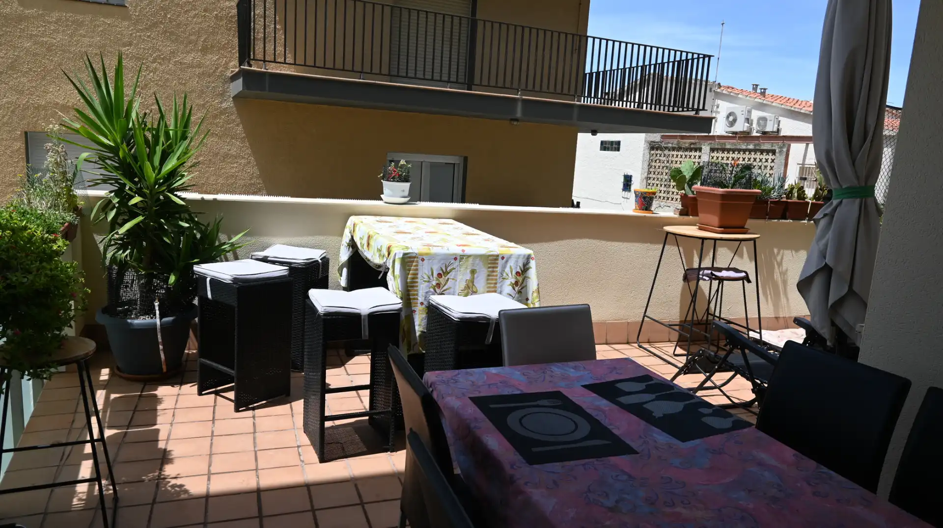 Terrasse von Wohnungen zum Verkauf in L'Escala mit Klimaanlage, Terrasse und Möbliert