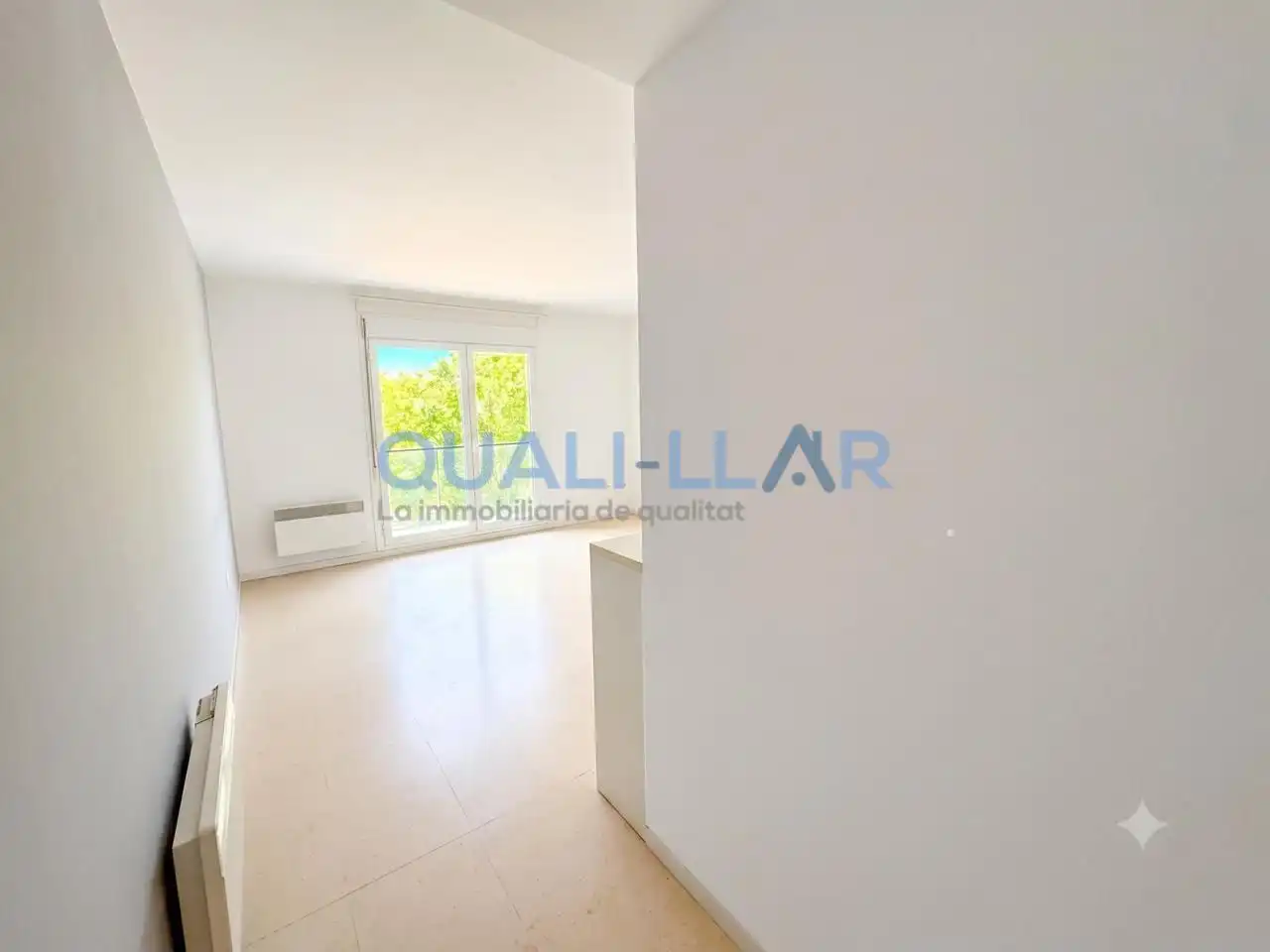 Sala de estar de Apartamento en venta en Vilanova i la Geltrú con Calefacción, Trastero y Balcón