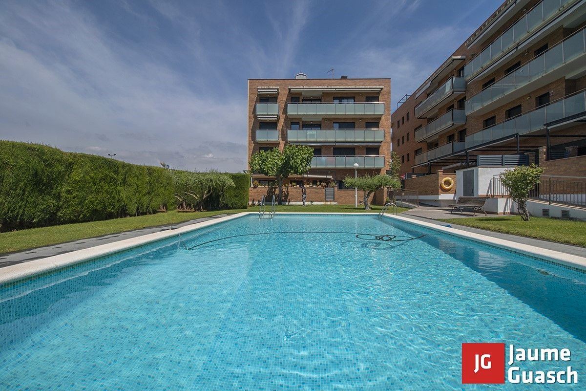 Swimming pool of Flat for sale in Torredembarra  with Air Conditioner, Heating and Parquet flooring