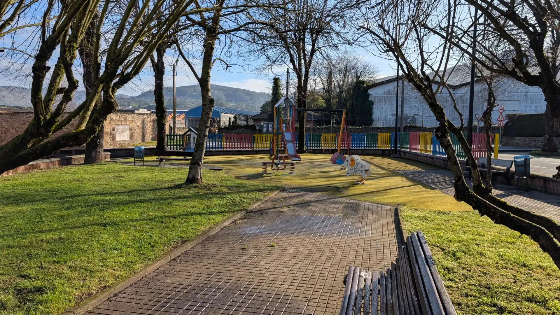 Vista exterior de Piso en venta en Los Corrales de Buelna  con Parquet
