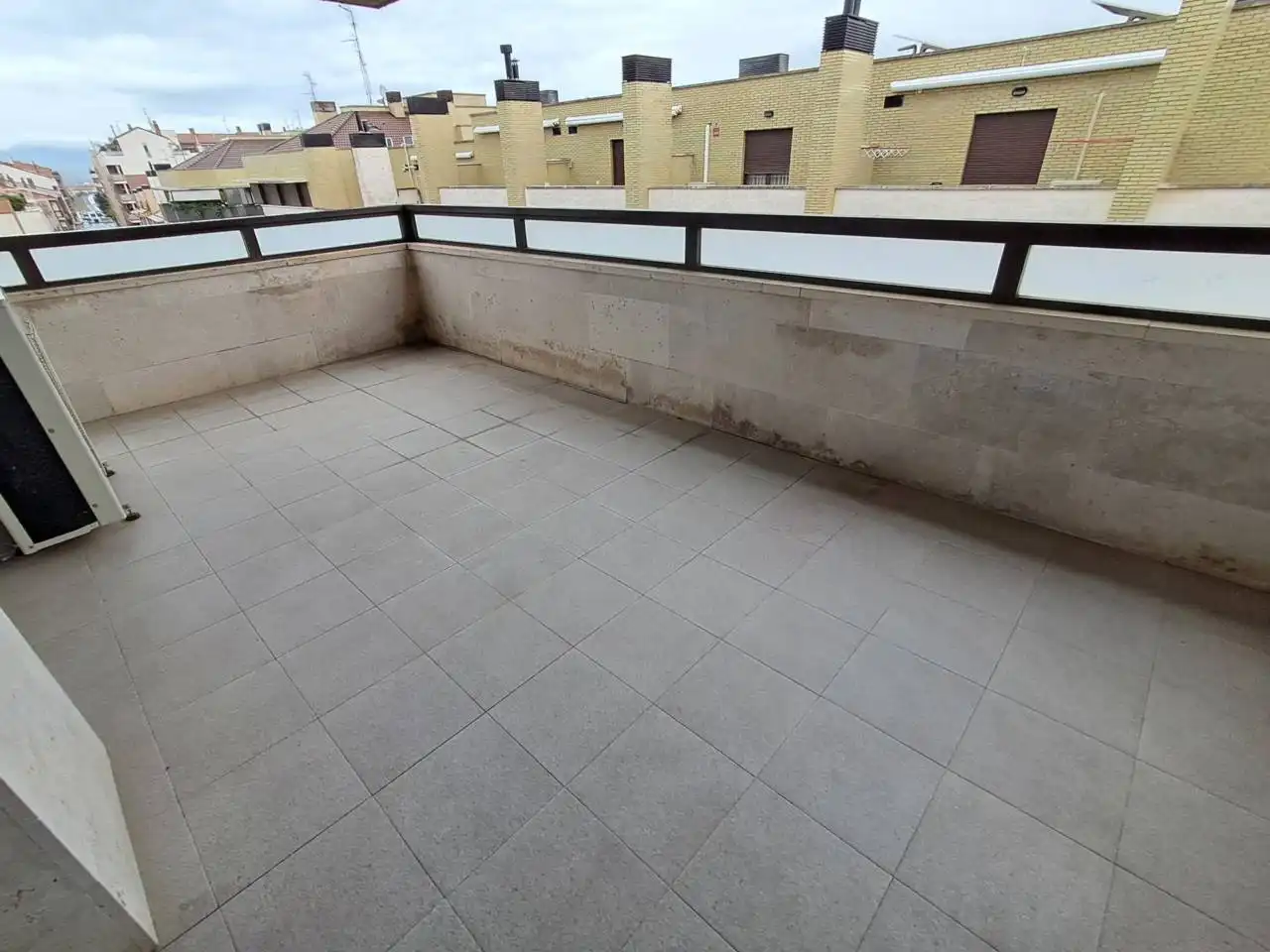 Terrasse von Maisonette zum Verkauf in Lardero mit Klimaanlage, Heizung und Terrasse