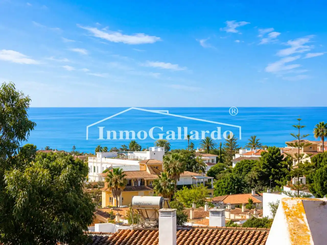 Vista exterior de Casa adosada en venda en Málaga amb Aire condicionat, Jardí privat i Terrassa