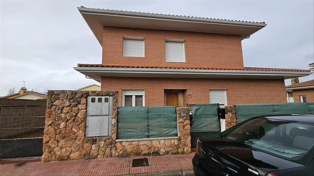 Außenansicht von Haus oder Chalet zum Verkauf in Pelayos de la Presa