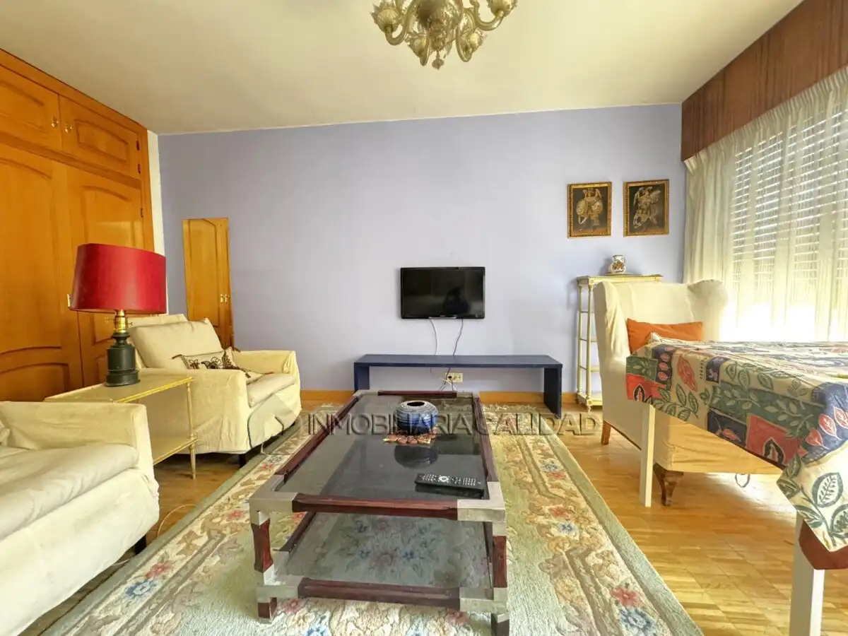 Living room of Flat for rent in Burgos  with Heating, Furnished and Pets allowed