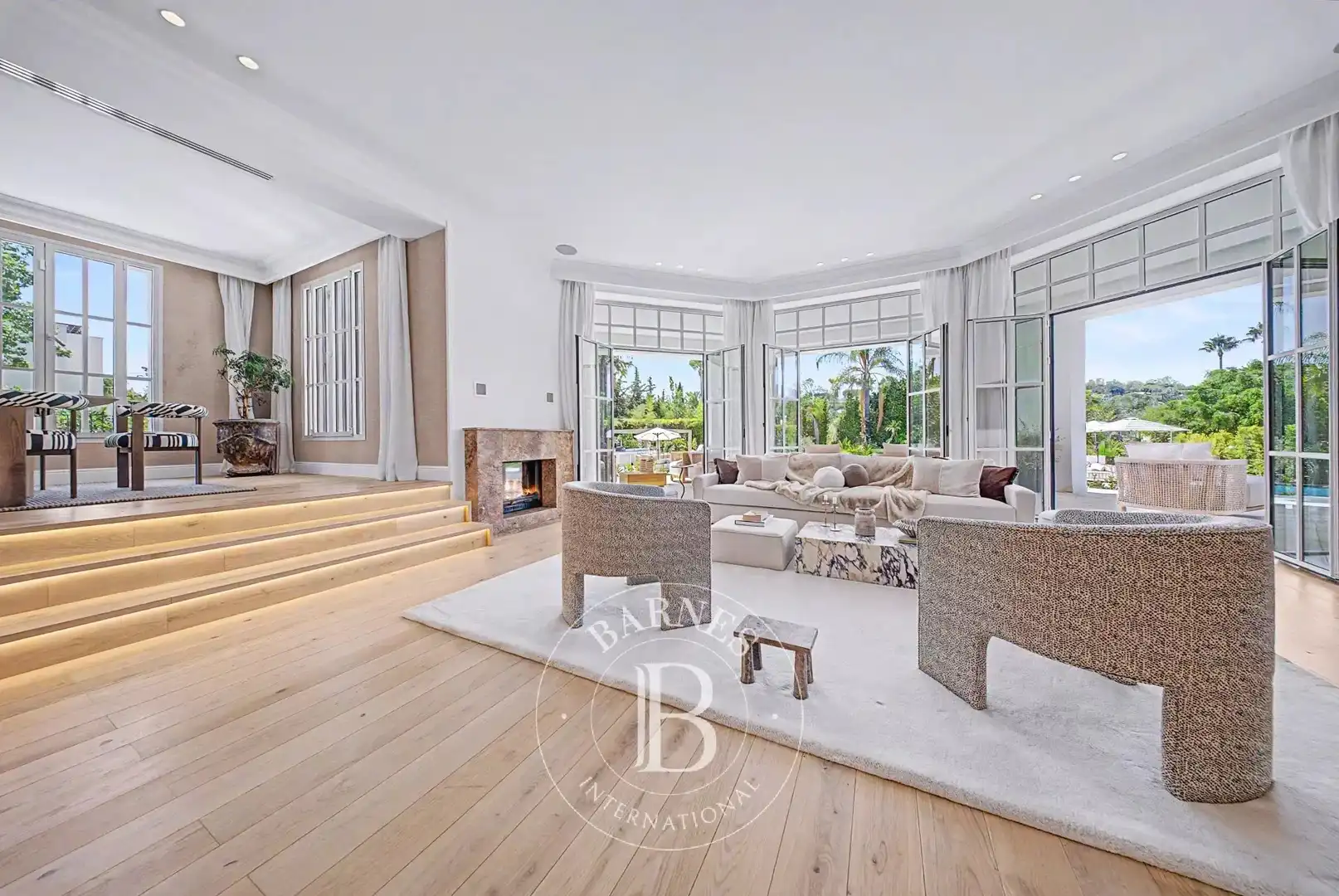 Living room of Houses for sale in Marbella  with Air Conditioner, Heating and Swimming Pool