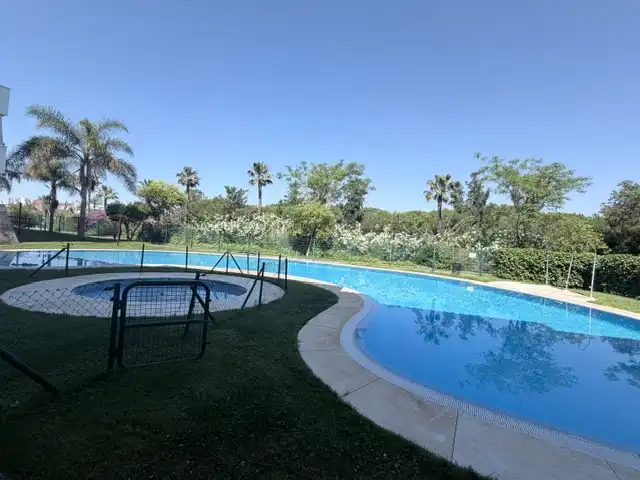 Schwimmbecken von Wohnung zum Verkauf in El Rompido mit Klimaanlage, Heizung und Terrasse