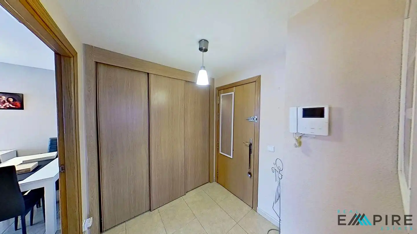 Flat for sale in Parla  with Air Conditioner, Heating and Storage room