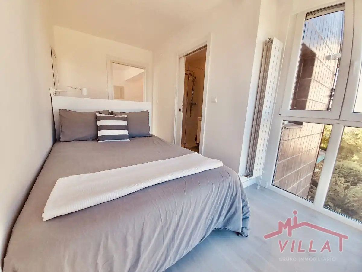 Schlafzimmer von Wohnung zur Miete in Laredo mit Heizung und Möbliert