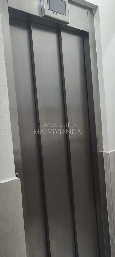 Außenansicht von Wohnung zum Verkauf in Vigo  mit Terrasse und Abstellraum