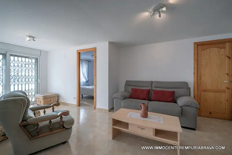 Living room of Ground floor for sale in Roses  with Terrace and Storage room