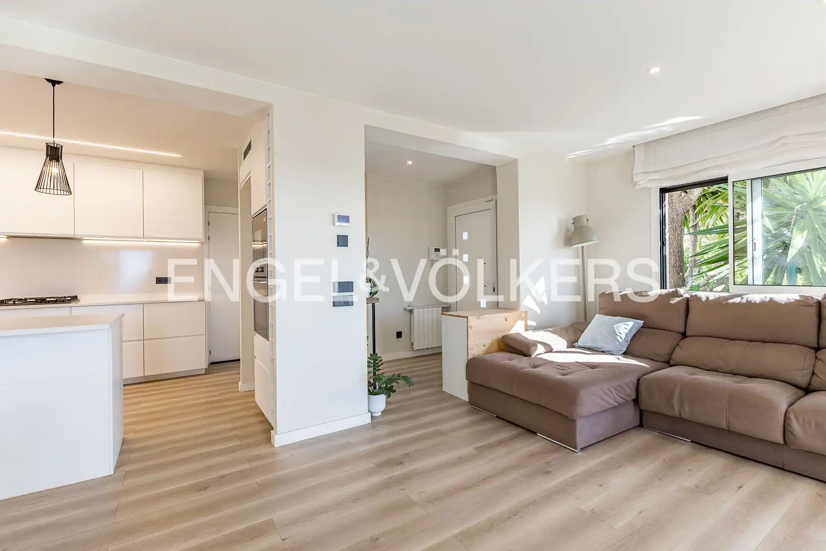 Living room of Houses for sale in El Vendrell  with Heating, Private garden and Parquet flooring