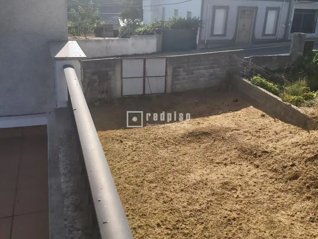 Pis en venda en Viana do Bolo