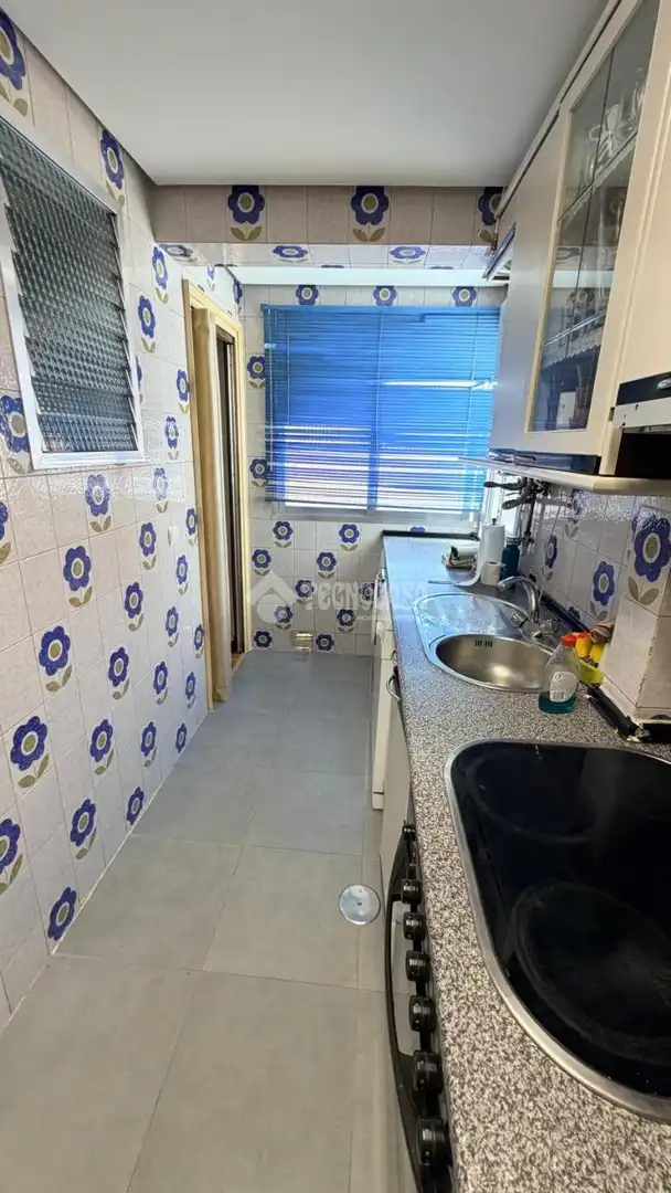 Cuina de Pis en venda en Madrid amb Calefacció, Parquet i Terrassa