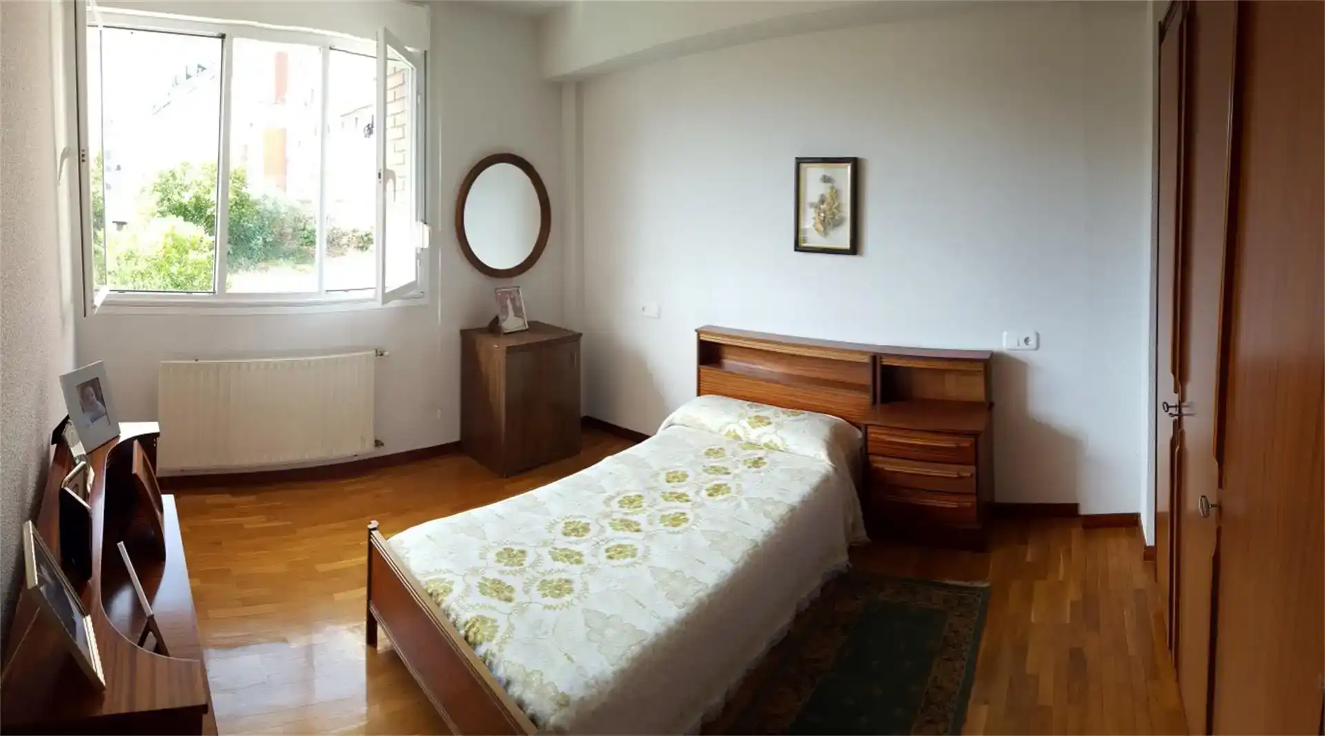 Bedroom of Flat for sale in Oviedo 