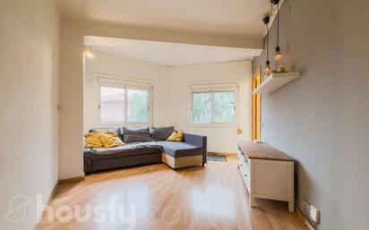 Living room of Flat for sale in  Barcelona Capital  with Air Conditioner and Parquet flooring