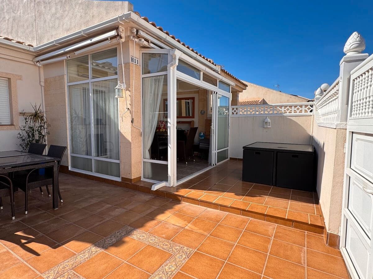 Terrace of House or chalet for sale in Torrevieja  with Air Conditioner, Private garden and Terrace