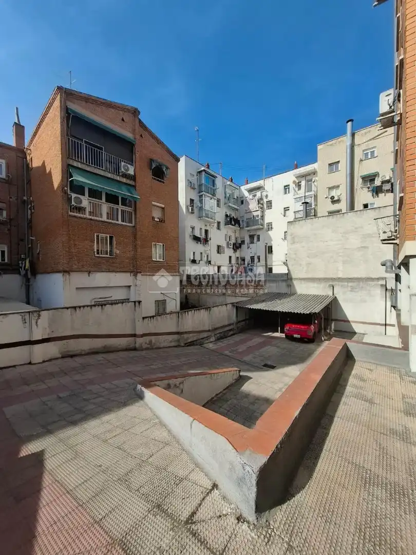 Vista exterior de Garaje en venta en Madrid