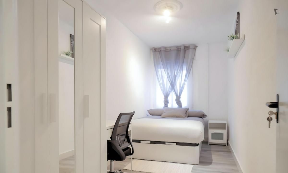 Apartment for share in Almendrales