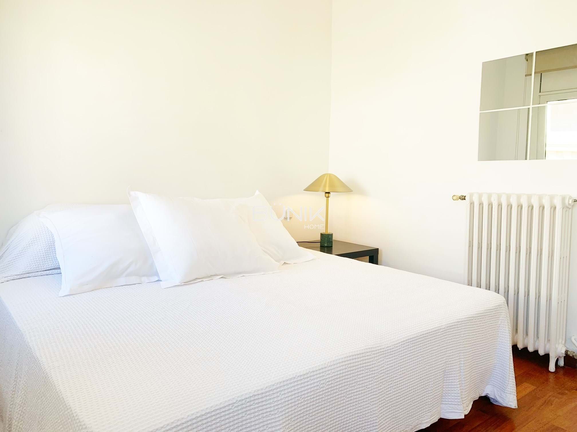 Habitación de Piso de alquiler en  Barcelona Capital con Calefacción, Terraza y Amueblado