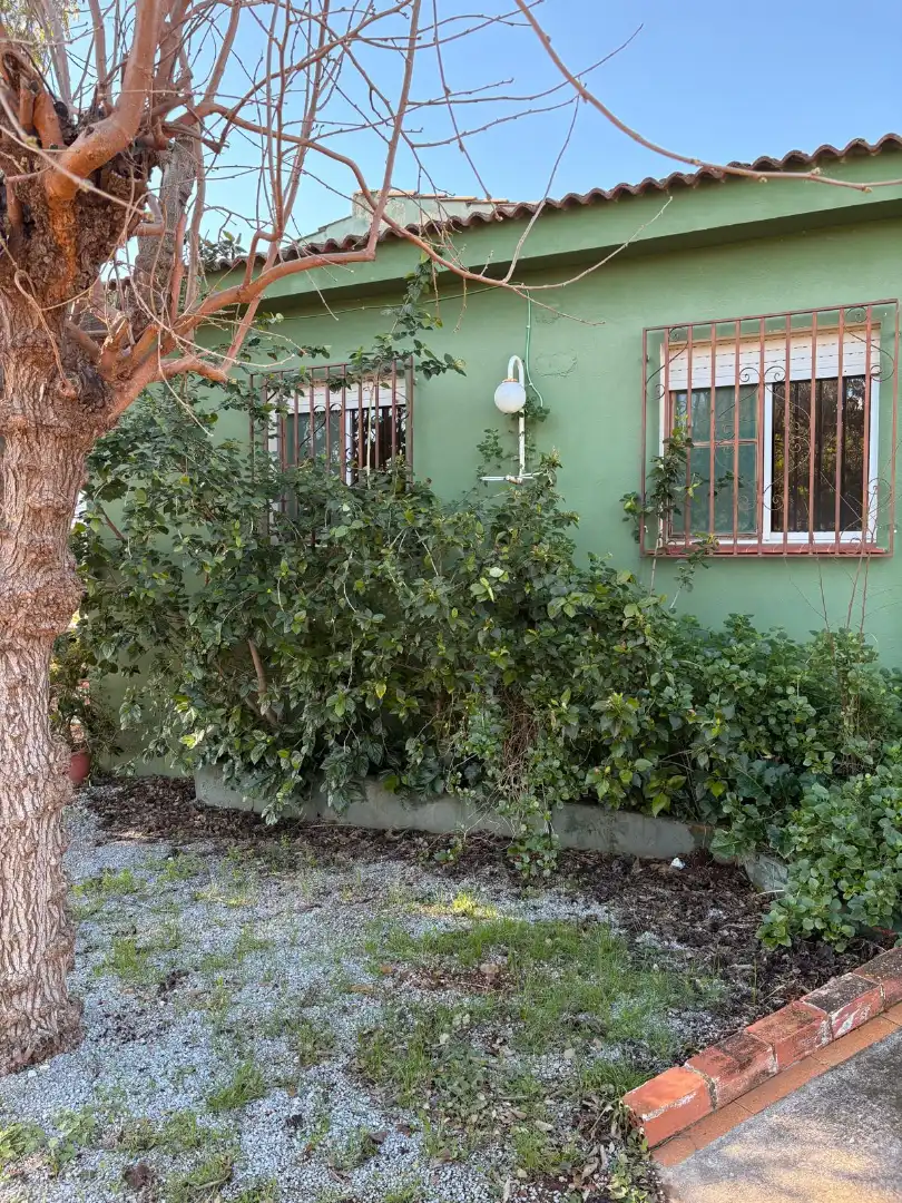 Vista exterior de Casa o xalet de lloguer en Onda amb Calefacció, Jardí privat i Terrassa