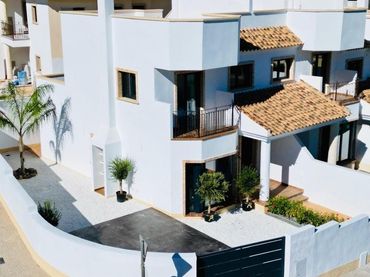 Reihenhaus mit Pool zum Verkauf in Cox