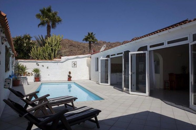Vista exterior de Casa o xalet en venda en Mogán amb Terrassa i Piscina