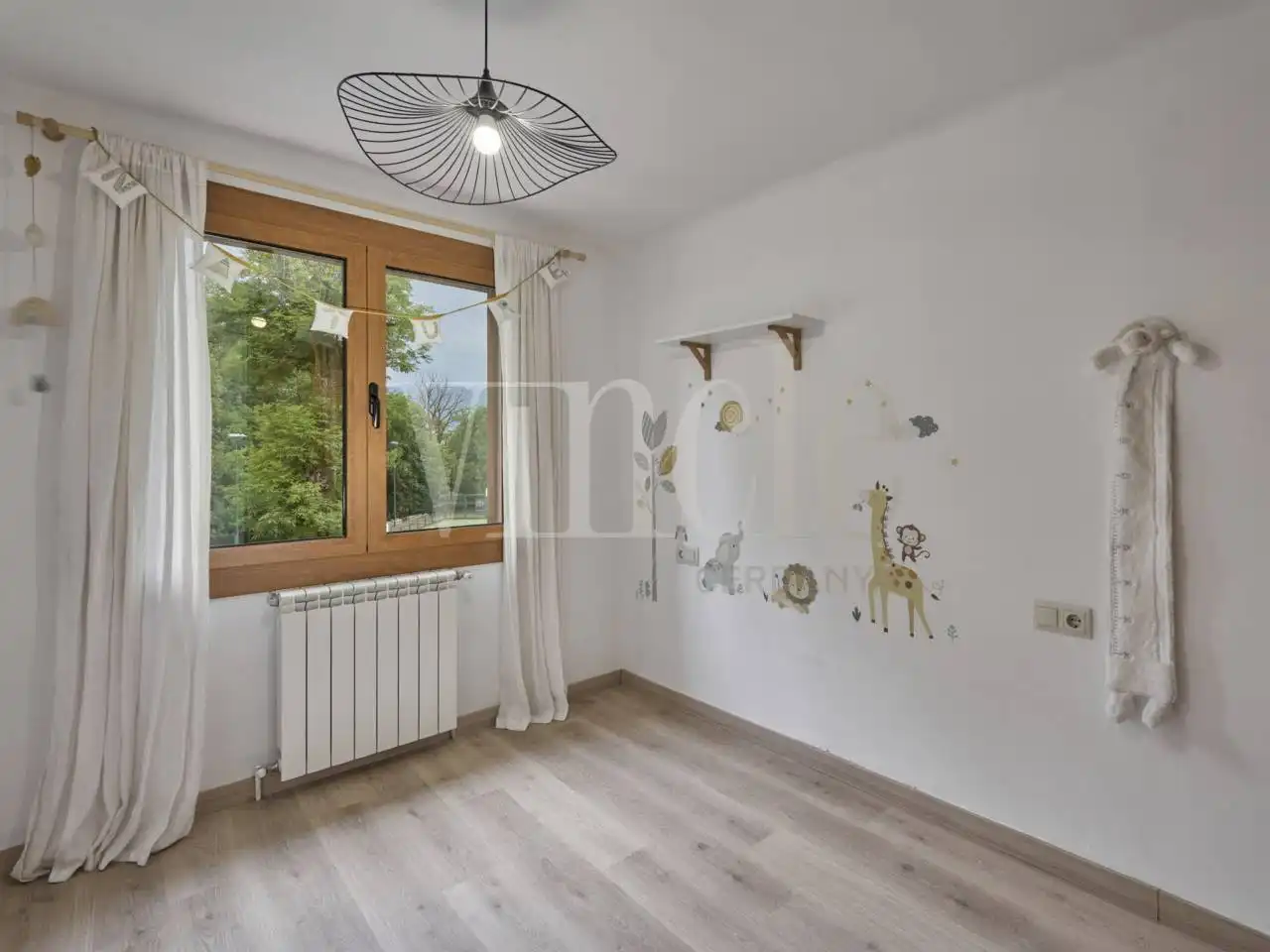 Dormitori de Casa o xalet en venda en Fontanals de Cerdanya amb Calefacció, Jardí privat i Parquet