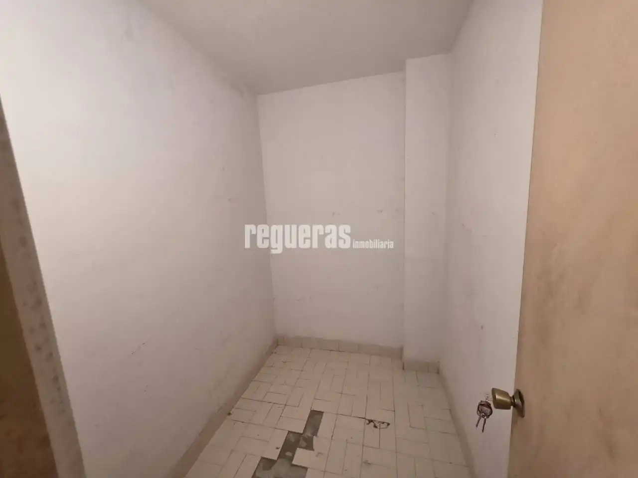 Piso en venta en Avilés con Calefacción, Parquet y Terraza