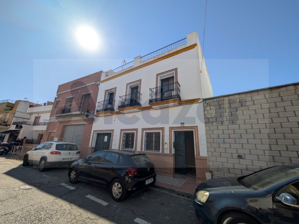 Vista exterior de Casa o xalet en venda en Alcalá de Guadaira