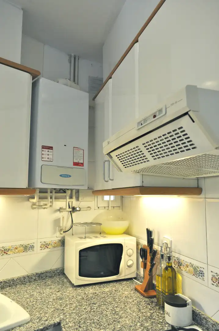 Cocina de Apartamento en venta en Valencia con Aire acondicionado, Calefacción y Horno