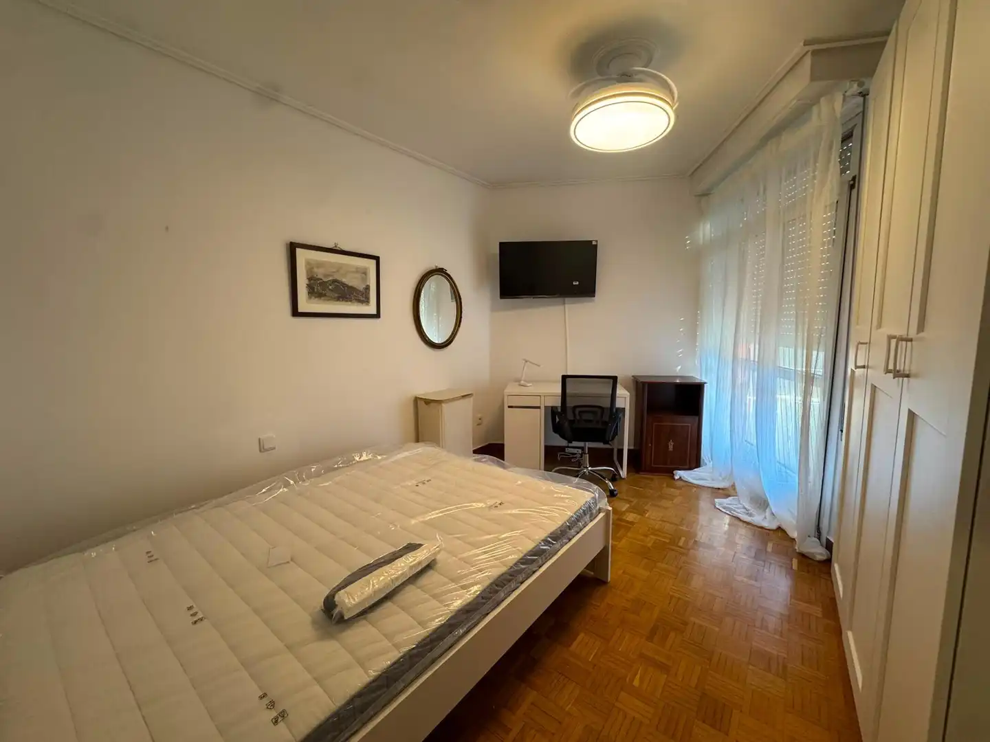 Habitación de Piso para compartir en Ourense Capital  con Calefacción, Amueblado y Balcón