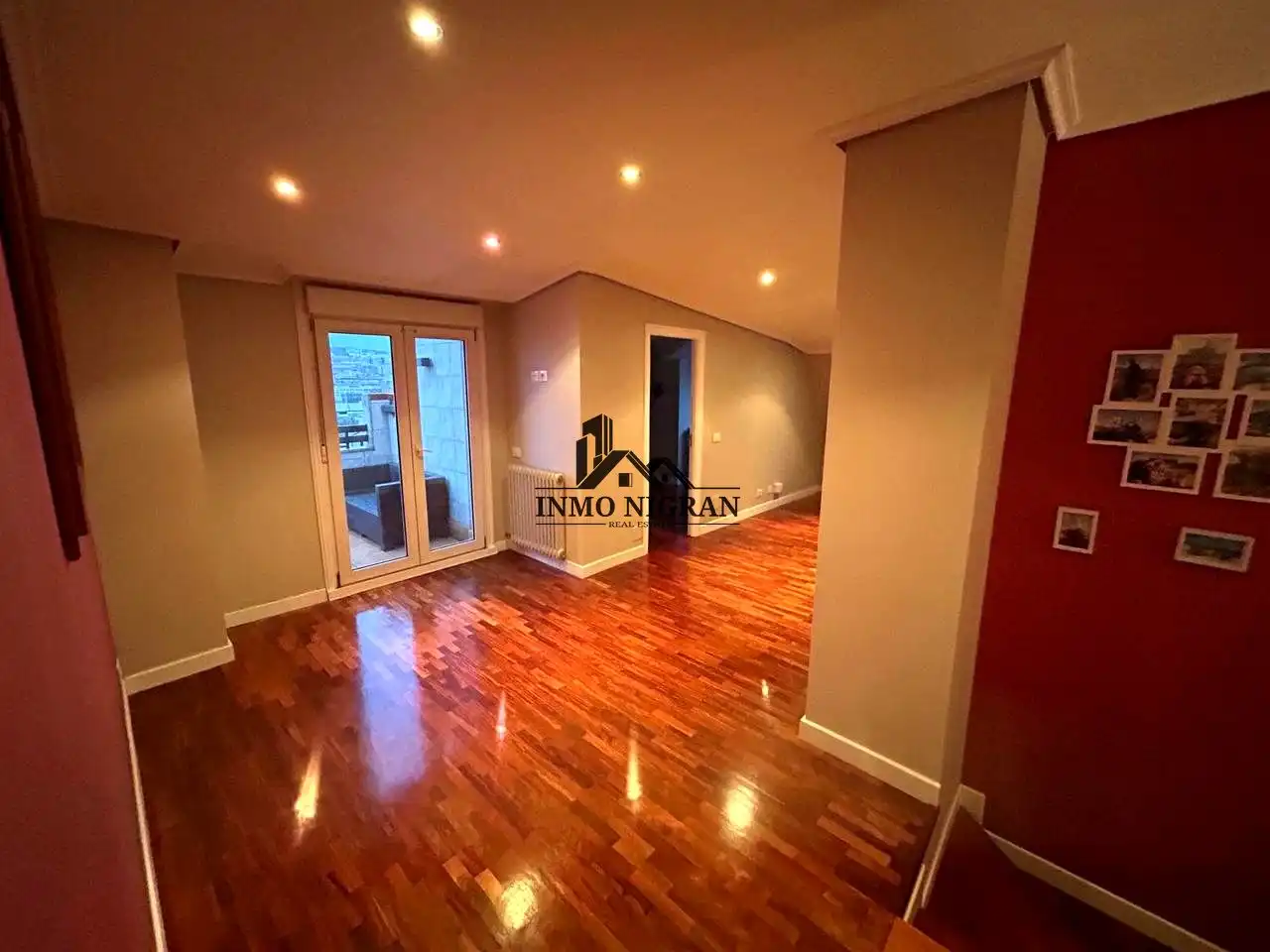 Vista exterior de Dúplex en venta en Vigo  con Calefacción y Terraza