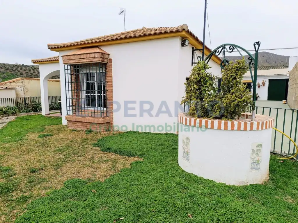 Vista exterior de Finca rústica en venda en Vélez-Málaga amb Aire condicionat, Jardí privat i Traster