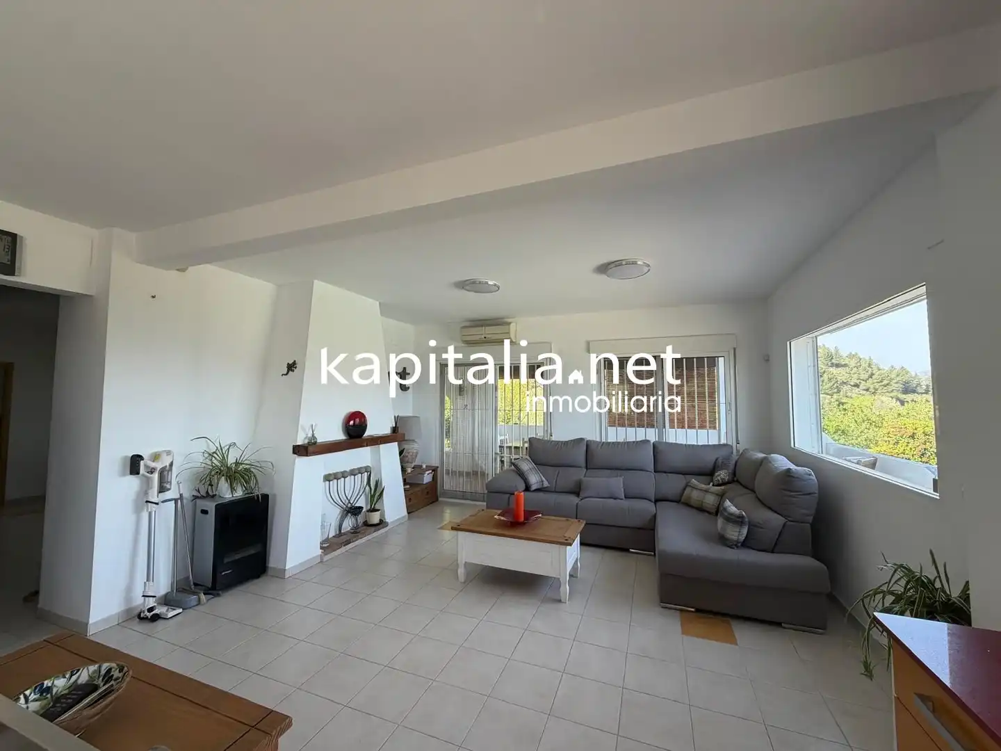 Sala d'estar de Casa o xalet en venda en Almudaina amb Aire condicionat, Calefacció i Jardí privat