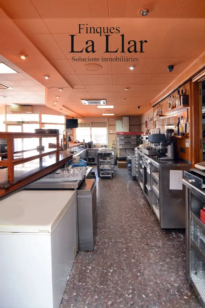 Commercial properties for sale in d'Ernest Lluch, Torrent Ballester