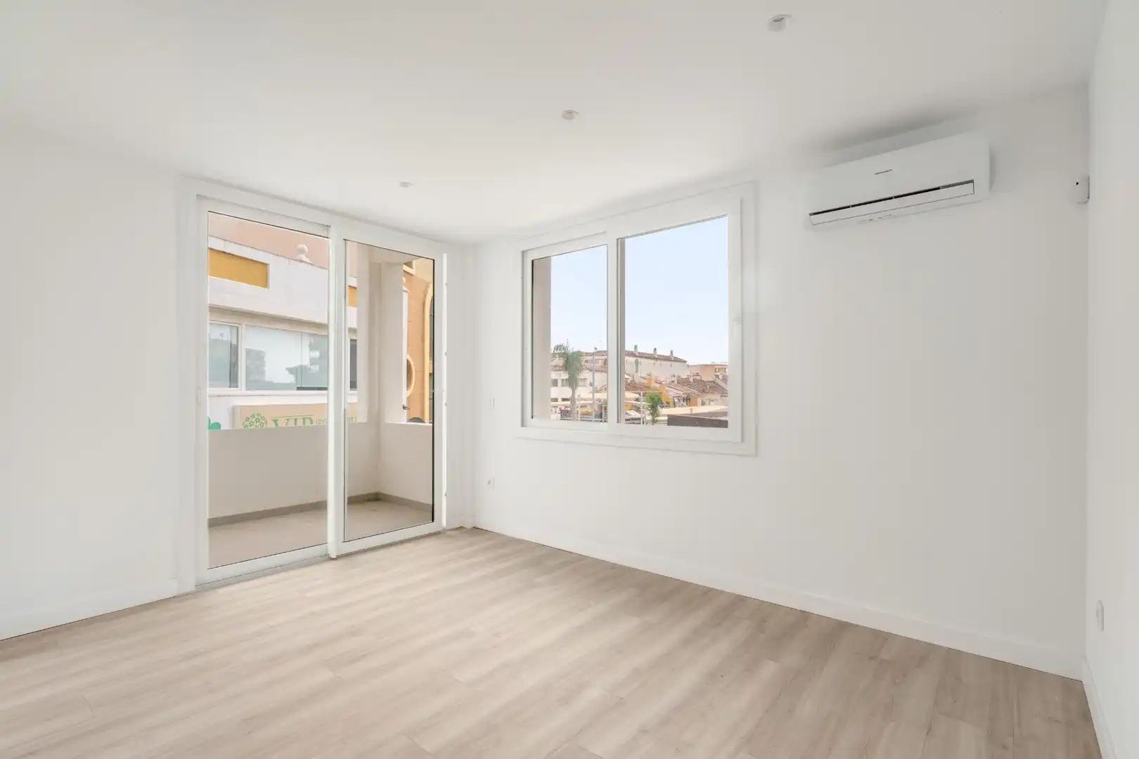 Flat with terrace for sale in Plaza Nogalera, imagen 7