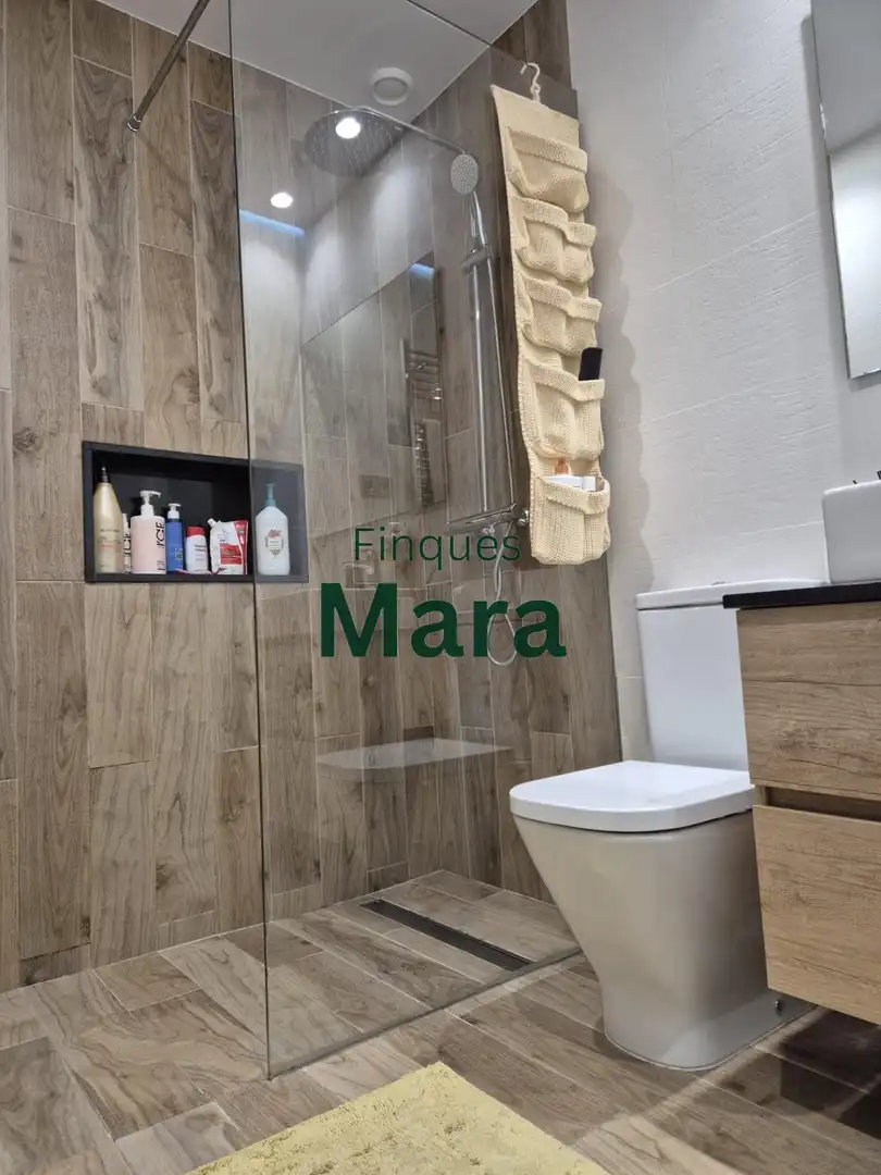 Bathroom of Flat for sale in Viladecans  with Air Conditioner, Heating and Private garden