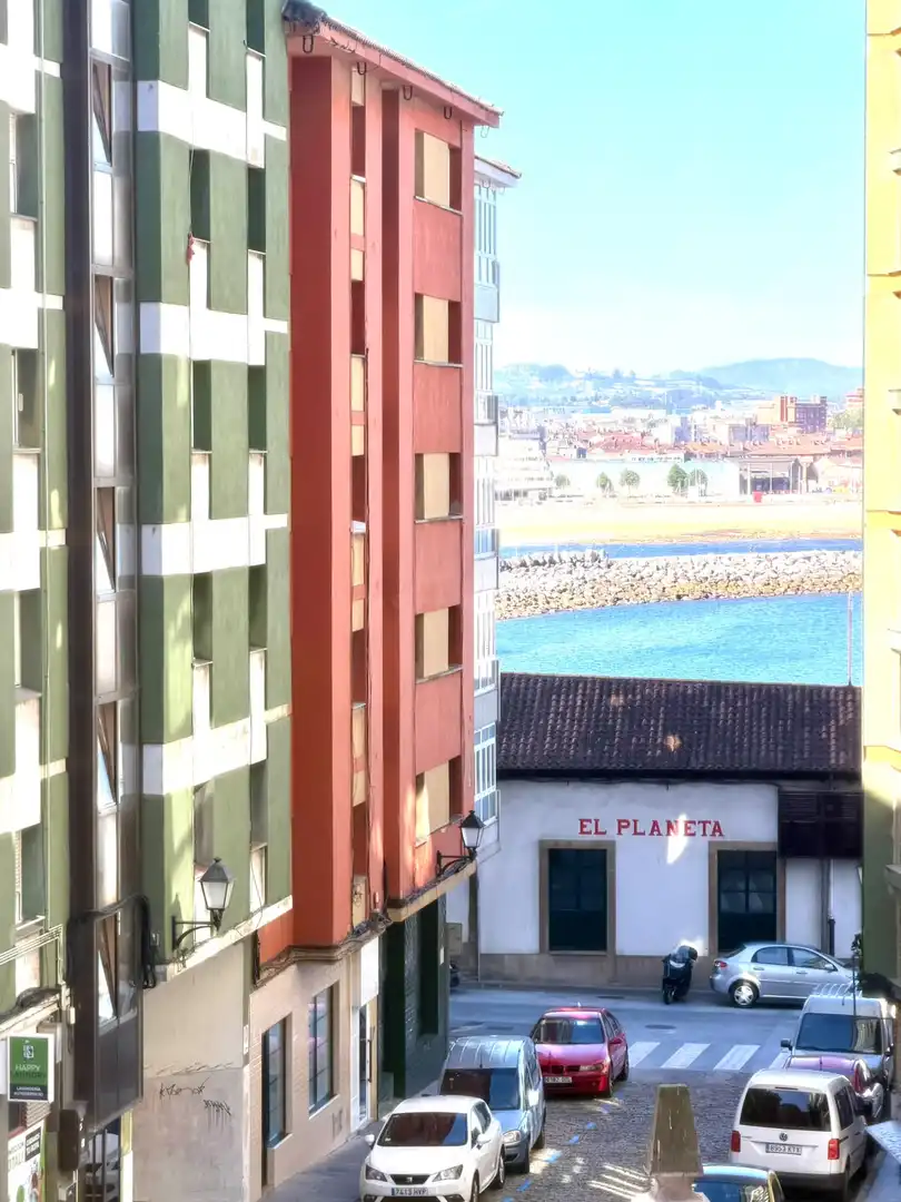 Außenansicht von Wohnung zum Verkauf in Gijón  mit Heizung
